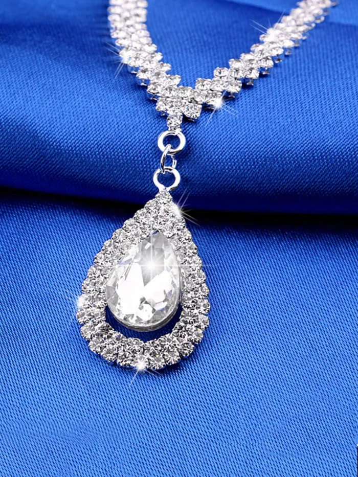Yellow Chimes Necklaces Yellow Chimes Crystal Jewellery Set for Women Silver Plated Sparkling White Crystal Drop Necklace Set with Earrings for Women and Girls