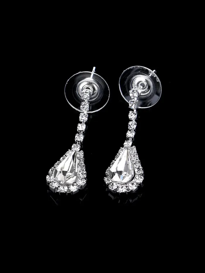 Yellow Chimes Necklaces Yellow Chimes Crystal Jewellery Set for Women Silver Plated Sparkling White Crystal Drop Necklace Set with Earrings for Women and Girls